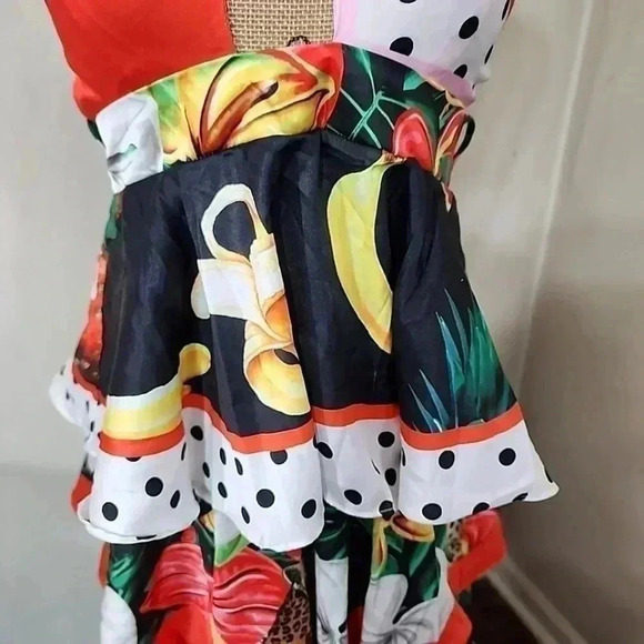 Beautiful Multiprint Fruit and tiger tiered ruffled maxi dress. - Picture 10 of 11